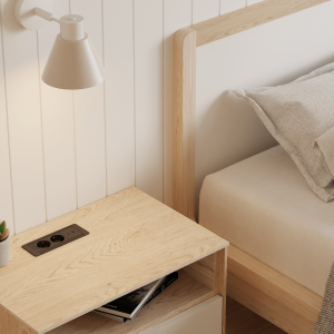 Plitka ugradna utičnica SlimFrame 3 crni